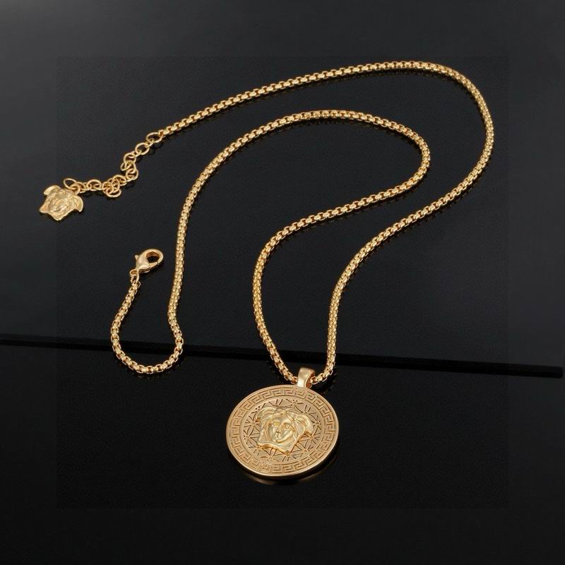 Versace necklace 11yxx04